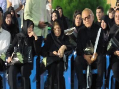 خانواده استاد فرشچیان در آیین استقبال رسمی از پیکر وی