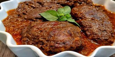 این خورشت غوغا میکنه ترکیب مرغ ، گردو و رب انار طعمی میده که شگفت زده میشی!
