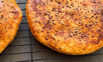 آموزش پخت نان محلی در فر خانگی / طرز تهیه نان مغزدار