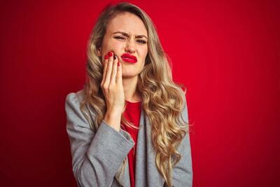 ۵ ترفند ارزان، کاربردی و سریع برای تسکین دندان درد