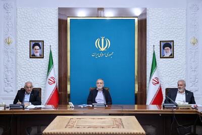 پزشکیان: وابستگی طرح‌های نیروگاهی به تأمین مالی اشتباه است