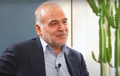 ویدیو / کیومرث یزدان‌پناه استاد ژئوپلیتیک دانشگاه تهران: اگر روند‌ها [در سیاست خارجی ایران] تغییر بکند، شاید همین قراردادی که بر سر زنگزور امضا شده، به مراتب خیلی محکم‌تر و بهتر و قوی‌تر با ایران امضا شود و از این فضای بغرنج برزخی عبور کنیم / تاکید می‌کنم واقعا ارزش و اهمیت ژئوپلیتیکی که ایران در این پروسه گذار نظم جدید دارد، هیچ کشوری در منطقه ندارد