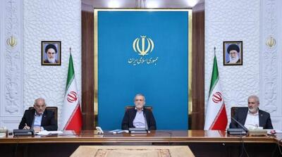 پزشکیان: با مدیریت صحیح منابع، پروژه‌های نیروگاه‌های تجدیدپذیر بدون فشار بر ذخایر ارزی اجرا می‌شوند - مردم سالاری آنلاین