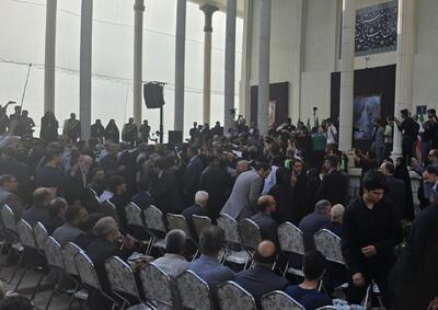 مراسم وداع با استاد فرشچیان در  هنرستان هنرهای زیبا آغاز شد