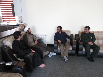 مسئولان به دیدار آزاده روحانی در شهرستان کنگان رفتند