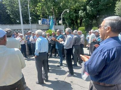 بازنشستگان ذوب آهن در مدار بحران/ حقوق بازنشستگان پرداخت نشد
