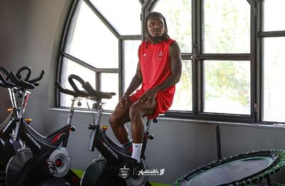 خبر بد برای پرسپولیسی‌ها و وحید هاشمیان - پارس فوتبال