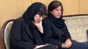 نگاهی به میز عزای پر طمطراق و لاکچری مادر ریما رامین فر با حضور امیرحسین رستمی،جواد عزتی، هوتن شکیبا، گلاره عباسی و .../ از باکس های میوه تا حلوای زعفرانی