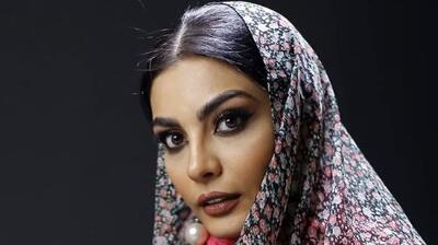 عکس / نگاهی به کُرسی نوستالژیک صحرا اسداللهی /  حس خوبِ روزهای برفی