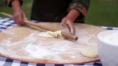 سفر به روستاهای آذربایجان: تجربه جوجه کباب و نان محلی + فیلم