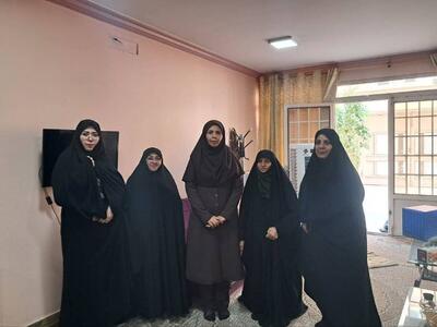 تجلیل مدیرکل دفتر امور زنان و خانواده استانداری خراسان رضوی از اولین بانوی اسیر دفاع مقدس