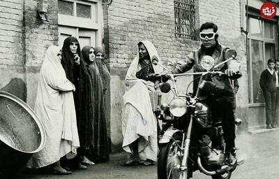 گذری در سینما ؛ «بهروز وثوقی و بهمن مفید» در صحنه‌هایی از فیلم «رضا موتوری»؛ سال 1349