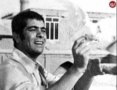 گذری در سینما ؛ «بهروز وثوقی و آفرین عبیسی» در صحنه‌ای از فیلم «طوقی»؛ سال 1349