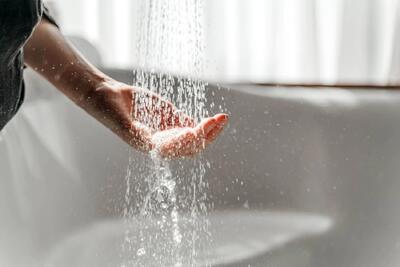  غسل فلق : اهمیت، نحوه انجام و آثار روحی این عمل عبادی