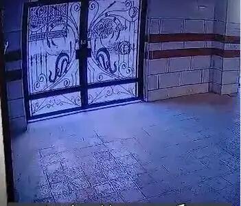 خفت گیری در رباط کریم یا سلاح سرد+فیلم/ راننده پراید ناچار شد از زنش ۷۰۰ میلیون تومان بگیرد