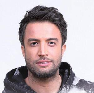 عکس/ چهره شکسته بنیامین بهادری با مدل مو و عینک خاص | اقتصاد24