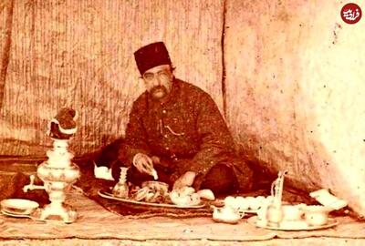 عکس/ ژست ملوکانه ناصرالدین شاه ۱۳۵ سال پیش سوار بر سه‌چرخه در حیاط کاخ گلستان | اقتصاد24