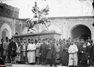 عکس/ مجسمه ناصرالدین شاه سوار بر اسب ۱۰۰ سال پیش در کاخ گلستان | اقتصاد24