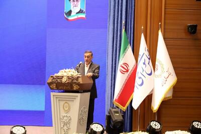 تمرکز اعتبارات بانکی از کلانشهرها به سمت مناطق دارای مزیت آبی جابجا شود