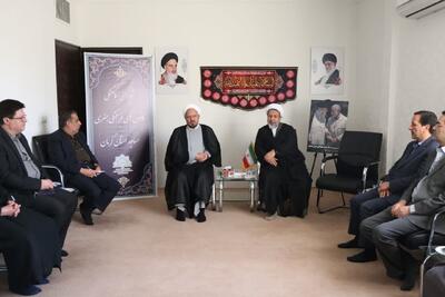 مسجد در حل آسیب های اجتماعی می تواند به دولت کمک کند