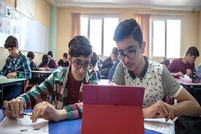 حمایت از دانش آموزان نخبه، کلید تحقق  مدرسه برفراز  در رودبارجنوب