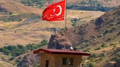 تصاویر برافراشته شدن پرچم ترکیه در خاک عراق!