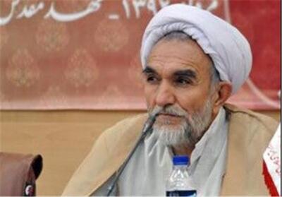 نماز باید به‌عنوان رفتار تربیتی و اجتماعی مورد توجه قرار گیرد، نه عبادتی فردی - تسنیم