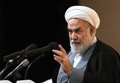 عیادت نماینده امام خامنه‌ای از آیت‌الله نوری همدانی و دیدار با آیات عظام مکارم و سبحانی - تسنیم