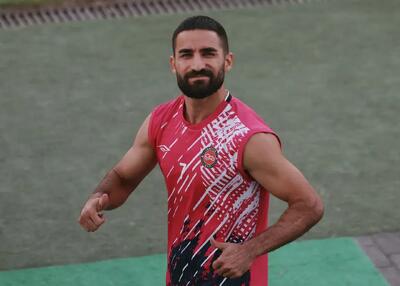 مهرداد محمدی از بازی استقلال خط خورد
