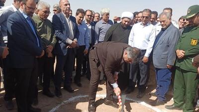 عملیات اجرایی نیروگاه خورشیدی هفت مگاواتی فراهان آغاز شد