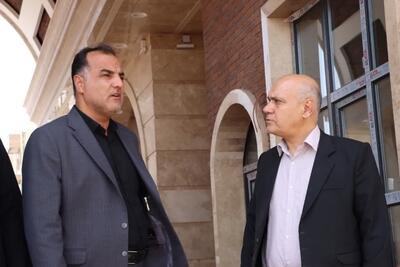 بازدید معاون عمرانی فرمانداری شهرستان البرز از پروژه واحدهای تجاری پارک شهر محمدیه  