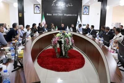 نشست فعالان اقتصادی ماکو با معاونین و مدیران دبیرخانه شورایعالی
