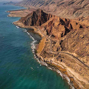 از گردنه عشاق در استان هرمزگان تا مسجد شیخ لطف‌الله در اصفهان