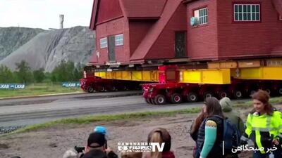 حرکت کلیسای ۶۰۰ تنی ! | تصاویر جالب از لحظه جا به جایی کلیسا