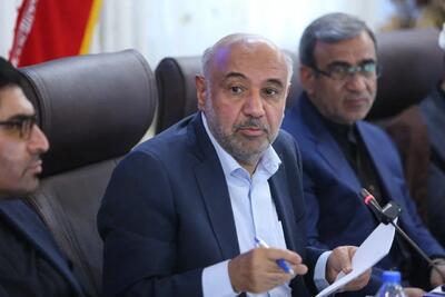 وزیر کار: ۹۵ درصد بازنشستگان قبل از ۶۰ سالگی بازنشسته می‌شوند/ این عادلانه نیست فردی در ۴۰ سالگی بازنشسته شود، حق بیمه پرداخت نکند و دوباره تا ۷۰ سالگی وارد بازار کار شود