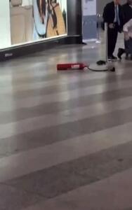 حمله مسافر خشمگین با چکش و آتش‌افروزی در فرودگاه میلان
