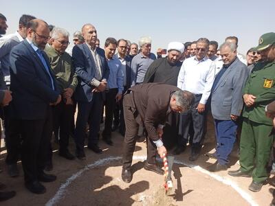 عملیات اجرایی نیروگاه خورشیدی هفت مگاواتی فراهان آغاز شد