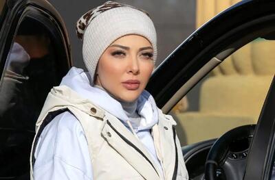 لیلا اوتادی با پوشش زنان عرب در پشت صحنه سریال جدیدش