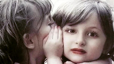 عکس سفر در زمان / چهره های سارا و نیکا ی سریال پایتخت کاملا زنانه شدند / از کودکی تا جوانی در سیبری !