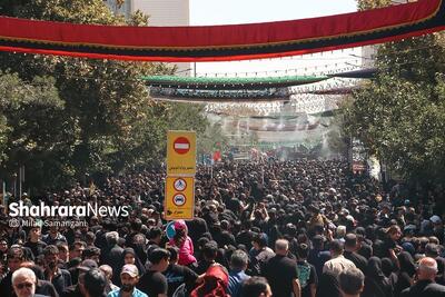 آغاز محدودیت‌های ترافیکی دهه آخر صفر در مشهد | پارک خودرو در اطراف حرم مطهر ممنوع شد (۳۰ مردادماه ۱۴۰۴) + عکس و فیلم