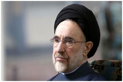 نماز خواندن سیدمحمد خاتمی روی تخت بیمارستان+ تصاویر