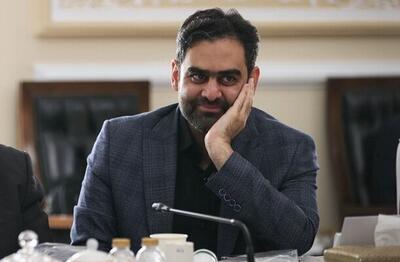 حمله ثابتی به پزشکیان برای ملاقات با سیدمحمد خاتمی در بیمارستان؛دلار از ۹۵ هزار تومان گذشت و پزشکیان به جای جلسه با وزیر اقتصاد به عیادت خاتمی می‌رود!
