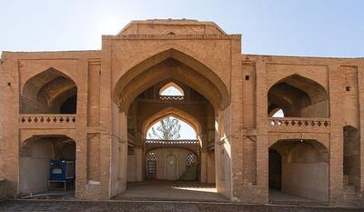 مسجد خسرو اردستان؛ تلاقی تاریخ و هنر