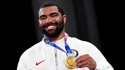 از تشک کشتی تا هشت ضلعی؛ استیوسون وارد MMA شد! - پارس فوتبال