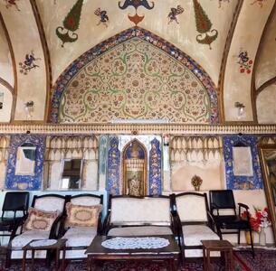 یک خانه تاریخی زیبا که در عین شگفتی هنوز سالم است