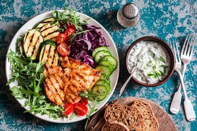 چرا رژیم مدیترانه‌ای یکی از سالم‌ترین رژیم‌های غذایی است؟