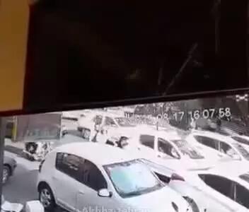 سرقت وحشیانه گردبند زن جوان در سعادت آباد بلوار دریا