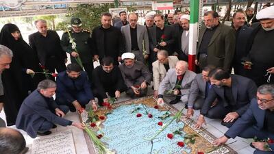آغاز هفته دولت در استان قم با ادای احترام به شهدا
