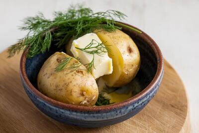 طرز تهیه سیب زمینی لهستانی با کره در کمتر از نیم ساعت