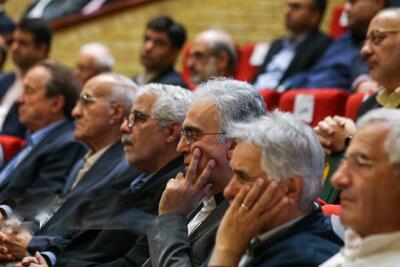 مفاخر و مشاهیر،ستون‌های خیمه هر جامعه‌ هستند - اکونیوز